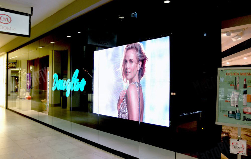 Ekran LED w galeri handlowej